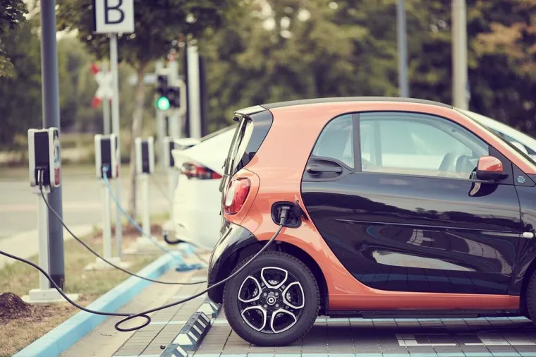Peut-on recharger une voiture électrique sur une prise normale, Bastia, TEC.S.ELEC