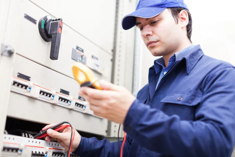 Rénovation de réseau électrique dans le domaine tertiaire à Bastia, Bastia, TEC.S.ELEC