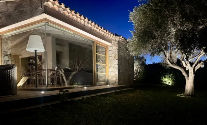 Travaux d’installation électrique et d’éclairage extérieur pour une villa en Balagne